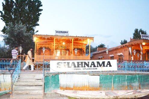 Shahnama Houseboat, Srinagar 1